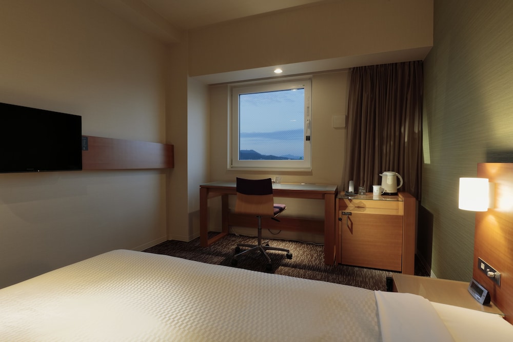 スーペリア ダブルルーム 禁煙 客室2 | カンデオホテルズ福山