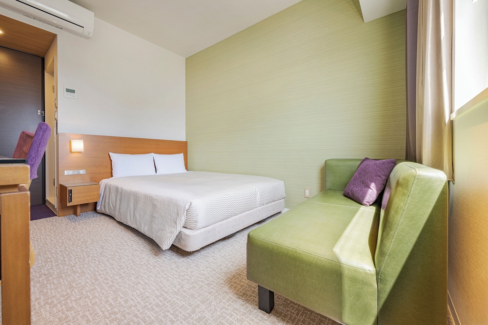 リラックス ソファ ルーム(禁煙) 客室2 | カンデオホテルズ福山