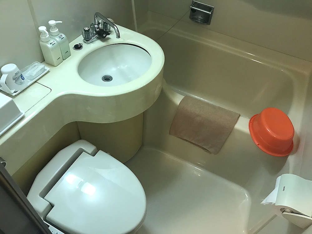 (禁煙) 和室 8畳 バスルーム0 | 旅館 くら本