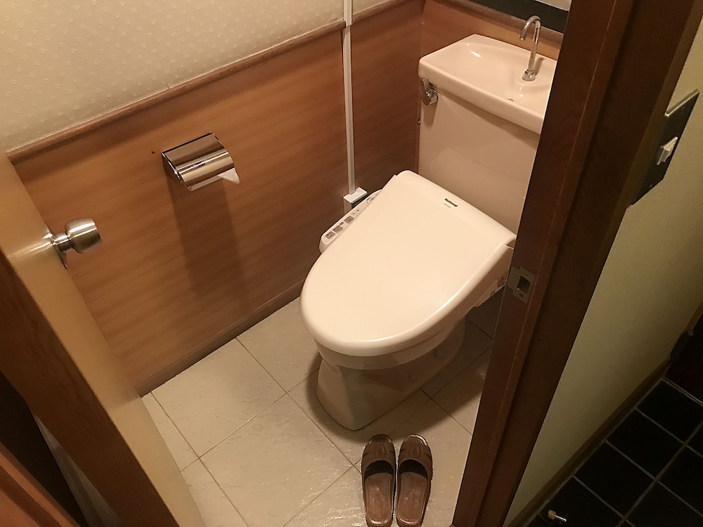 トラディショナル ルーム ベッド (複数台) (10 Tatami Mats) 客室3 | 旅館 くら本