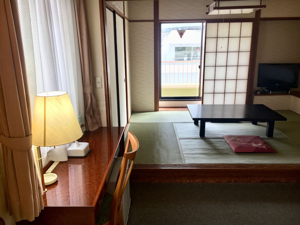 和洋室7階(6階までエレベーターでお上がりいただき、6階からは階段となります) 客室11 | 上野ターミナルホテル