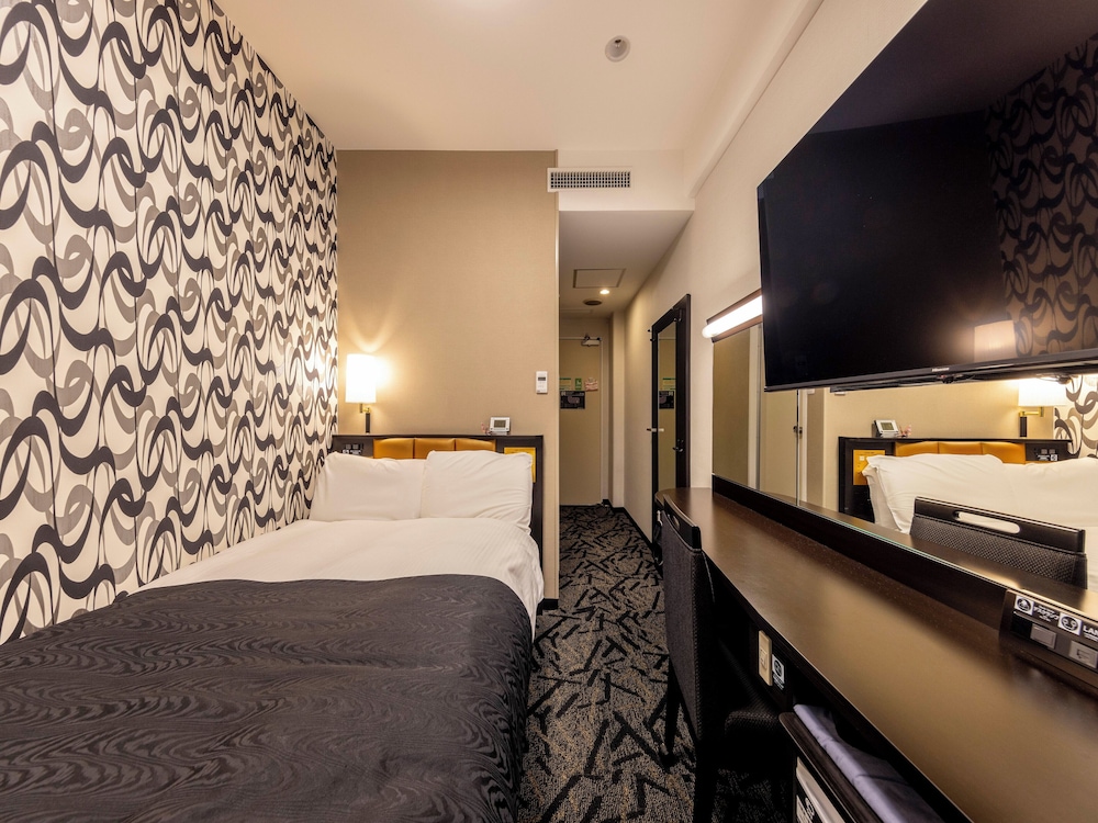 セミダブルルーム 120 cm ベッド 12 ㎡ (喫煙) | アパホテル〈金沢西〉