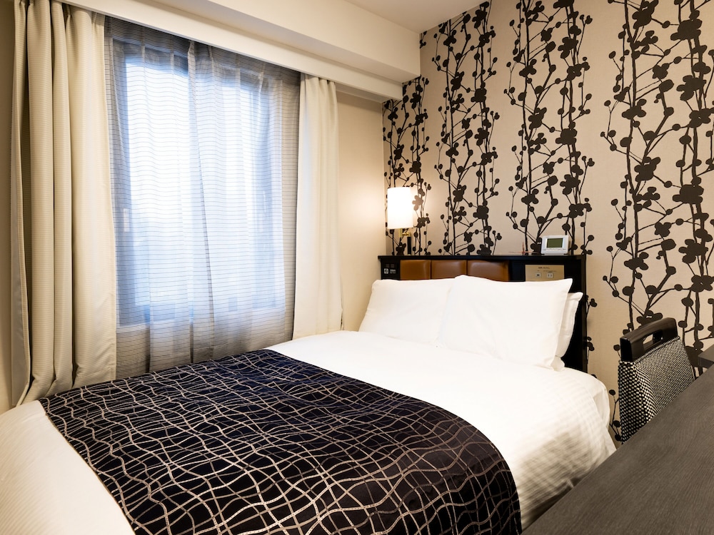 ダブルルーム 禁煙 | アパホテル〈金沢片町〉