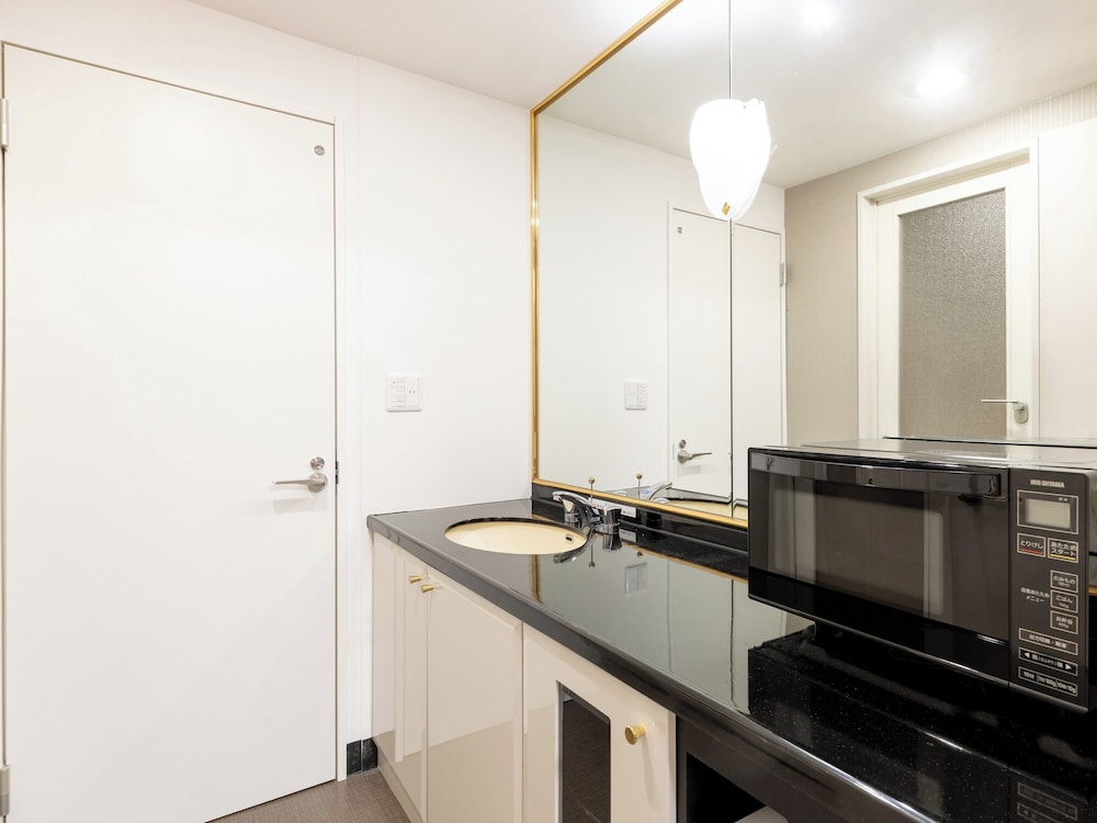 ジュニアスイートルームA (2名利用) 禁煙室 バスルーム2 | アパホテル〈金沢片町〉EXCELLENT