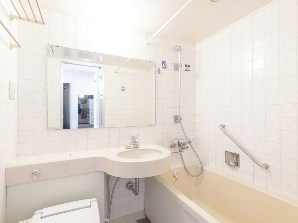 ツインルーム シングルベッド 2 台 禁煙 バスルーム0 | アパホテル〈佐賀駅前中央〉