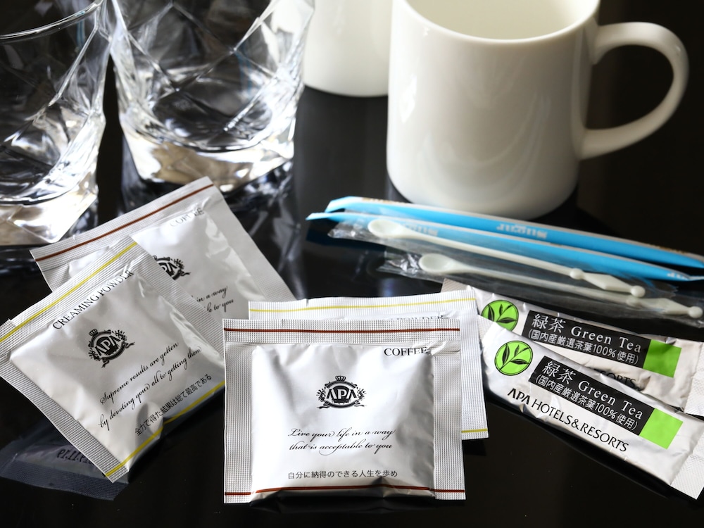 セミダブルルーム 120 cm ベッド 9 ㎡ (禁煙) 客室7 | アパホテル〈那覇松山〉