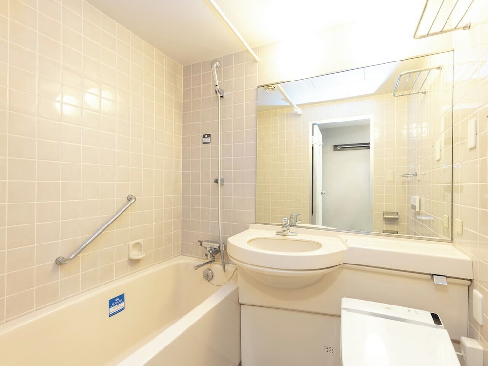 ダブルルーム 140 cm ベッド 16 ㎡ (禁煙) バスルーム5 | アパホテル〈福岡渡辺通駅前〉EXCELLENT