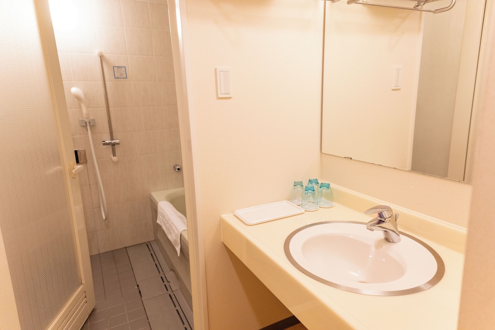 エコノミー 4 人部屋 4 ベッドルーム 禁煙 バスルーム0 | ホテル・ザ・ルーテル