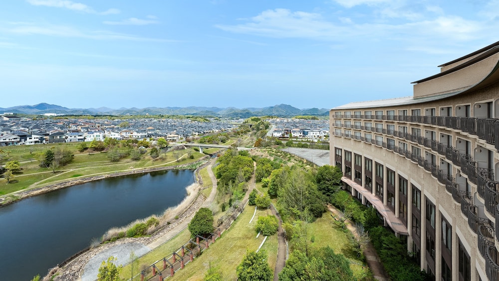 外観1 | ANAホリデイ・イン神戸三田by IHG | ANAホリデイ・イン神戸三田by IHG