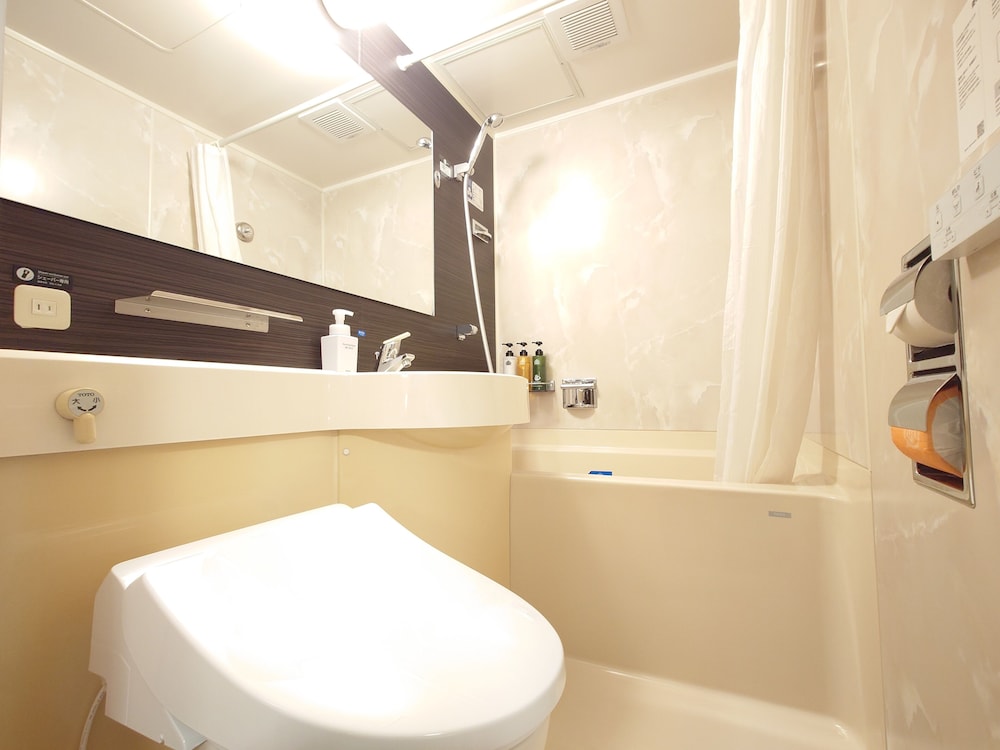 セミダブルルーム 120 cm ベッド 12 ㎡ (禁煙) バスルームの設備5 | アパホテル〈砺波駅前〉