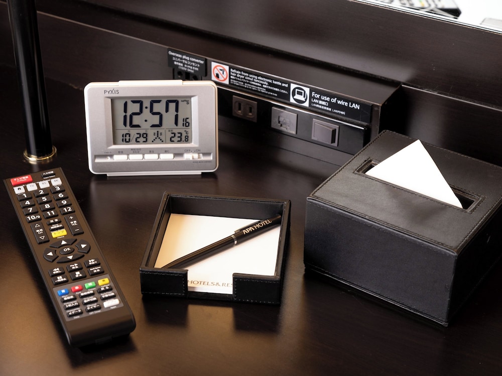 セミダブルルーム 120 cm ベッド 12 ㎡ (喫煙) 客室の設備とサービス4 | アパホテル〈砺波駅前〉