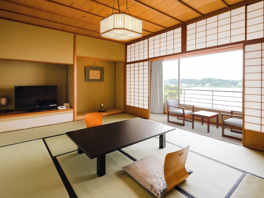 スタンダード ルーム 喫煙可 レイクビュー 客室1 | アパホテル & リゾート 加賀片山津温泉 佳水郷