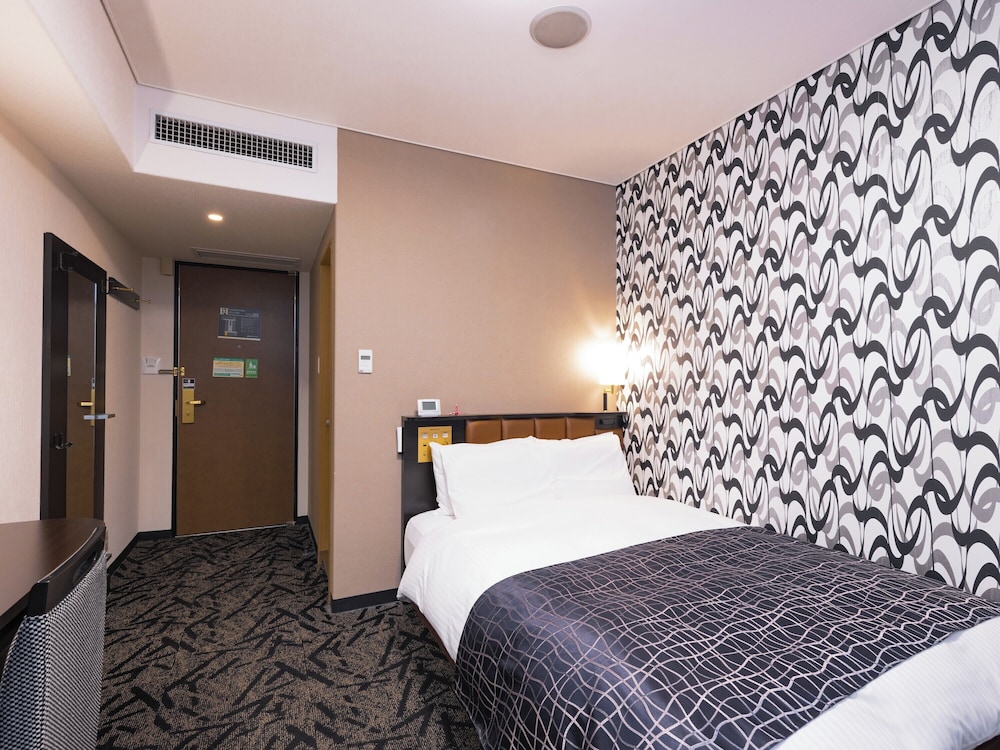 ベーシック ダブルルーム ダブルベッド 1 台 喫煙可 客室11 | アパホテル〈北上駅西〉