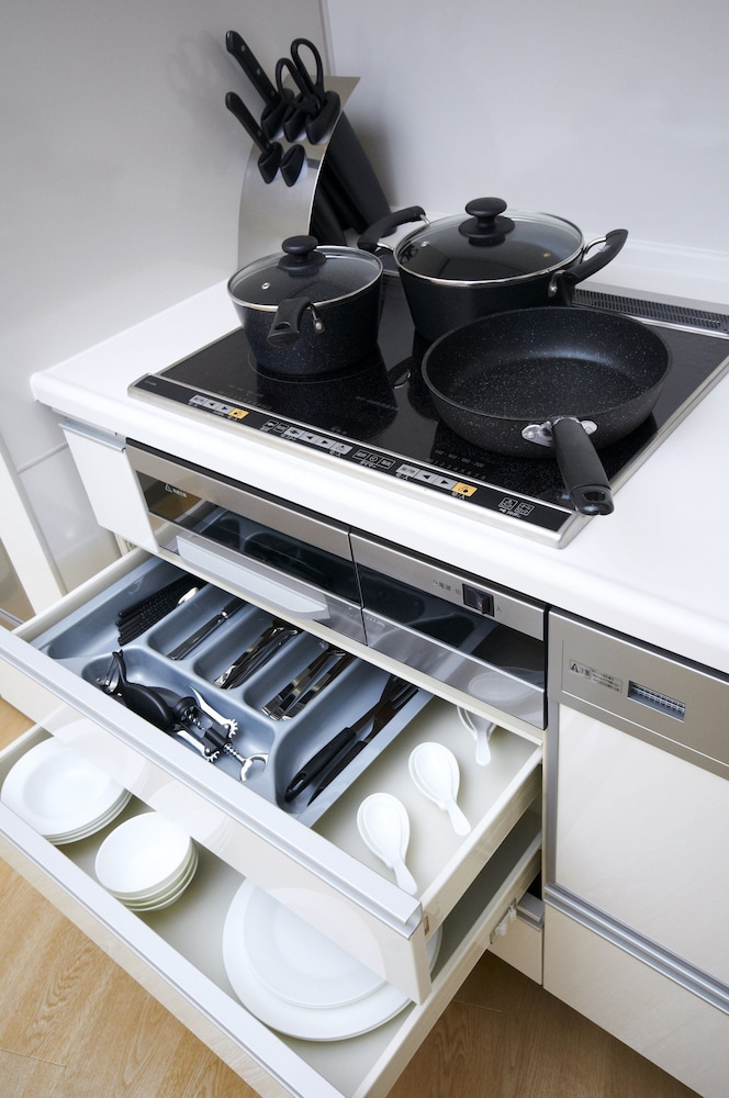 デラックス ルーム 2 ベッドルーム 専用キッチン0 | フレイザー レジデンス南海大阪