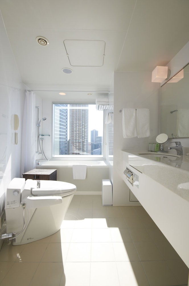 デラックス ルーム 2 ベッドルーム バスルーム1 | フレイザー レジデンス南海大阪