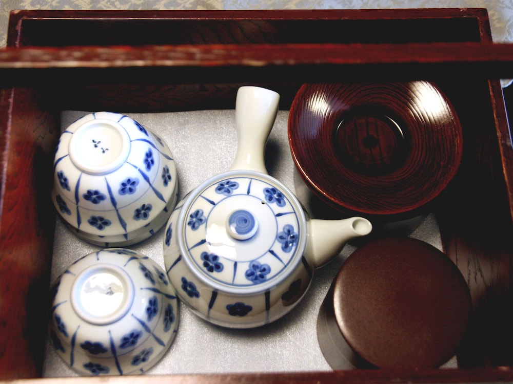 和室 禁煙 北館 極上炭火焼会席ディナー(個室ダイニング), ビュッフェ朝食(レストラン) プレミアムラウンジアクセス付き 客室の設備とサービス0 | 兵衛向陽閣