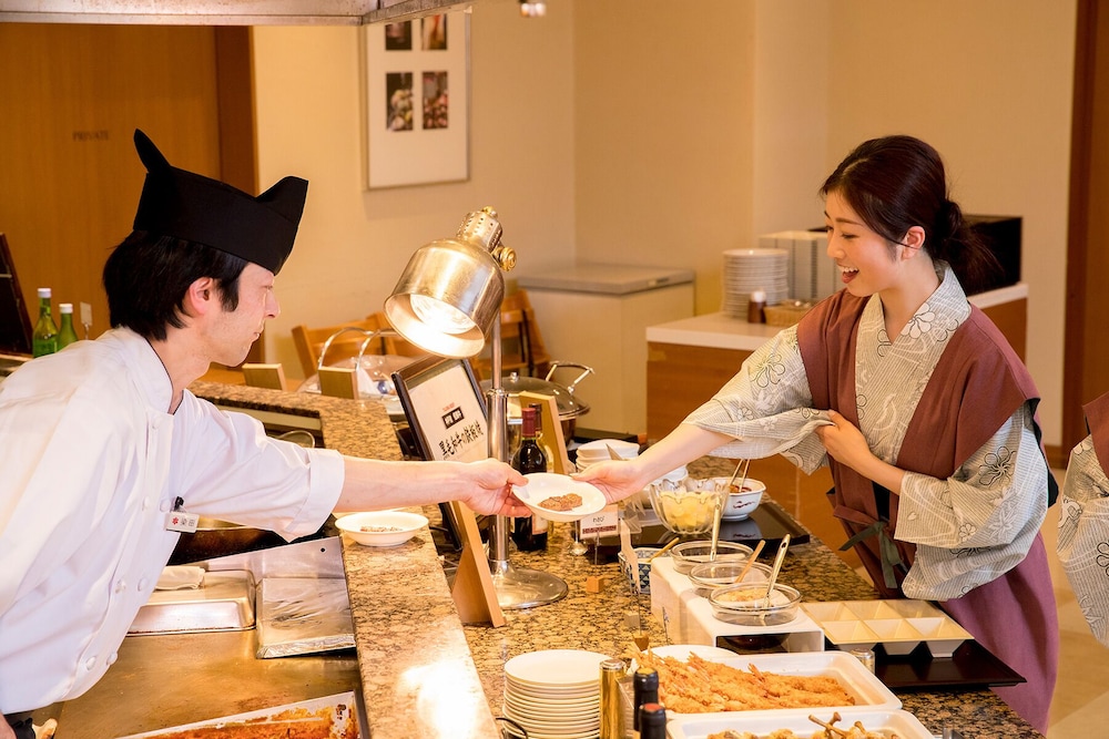 和室 禁煙 和牛付きディナービュッフェ､ビュッフェ朝食 リビング エリア3 | 兵衛向陽閣