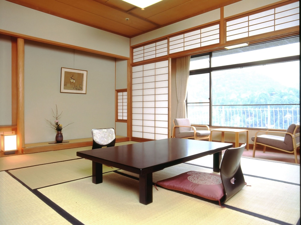 和室 禁煙 和牛付きディナービュッフェ､ビュッフェ朝食 客室1 | 兵衛向陽閣