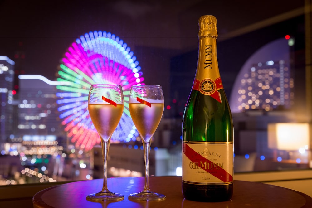 デラックス ツインルーム ルームサービス0 | ナビオス横浜