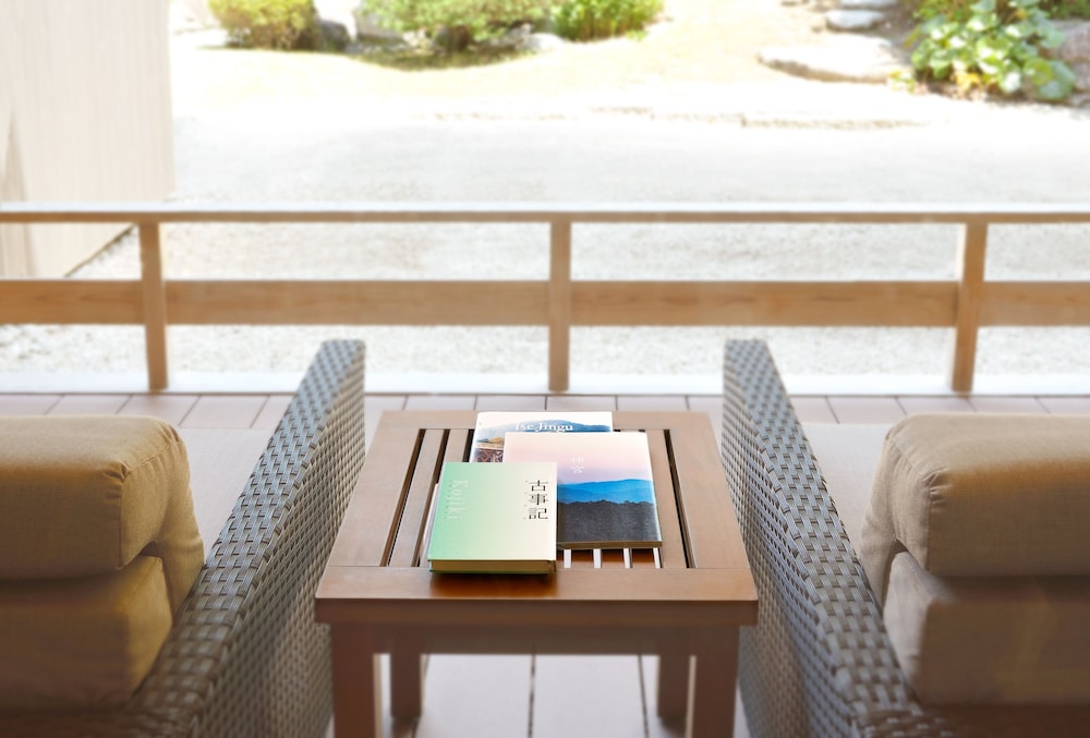 プレミアムスイート 禁煙 63㎡ ベッド2台(3名以上の場合エキストラベッドご利用可) 客室2 | 真珠の郷の おもてなし 潮路亭