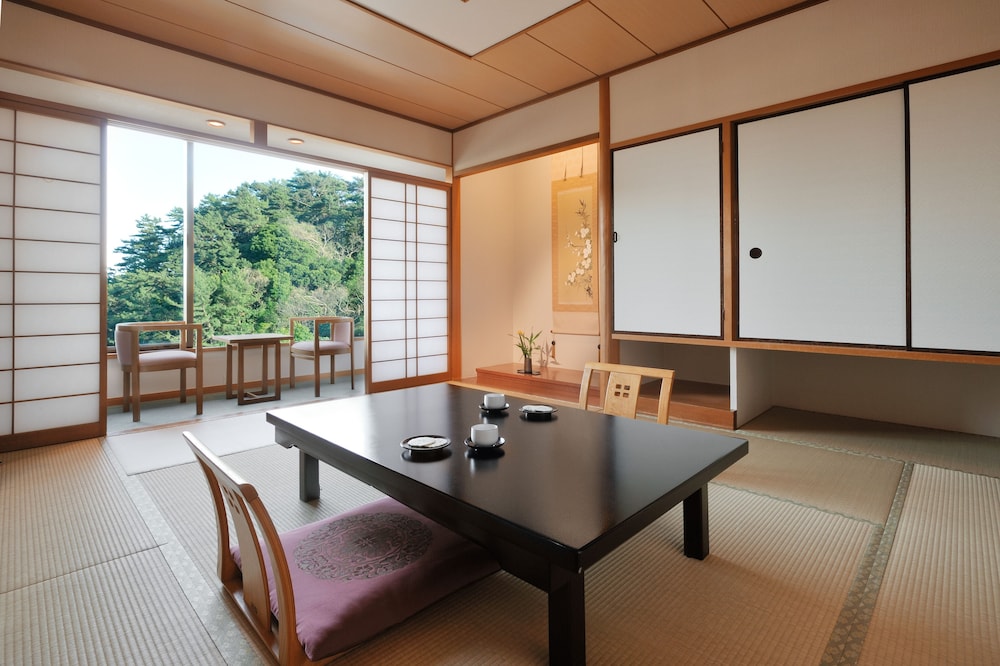 和室10畳 禁煙 | 真珠の郷の おもてなし 潮路亭
