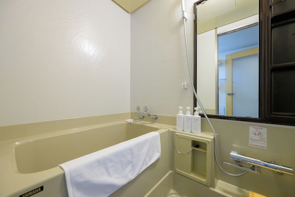 和室8畳 禁煙 バスルーム0 | 真珠の郷の おもてなし 潮路亭