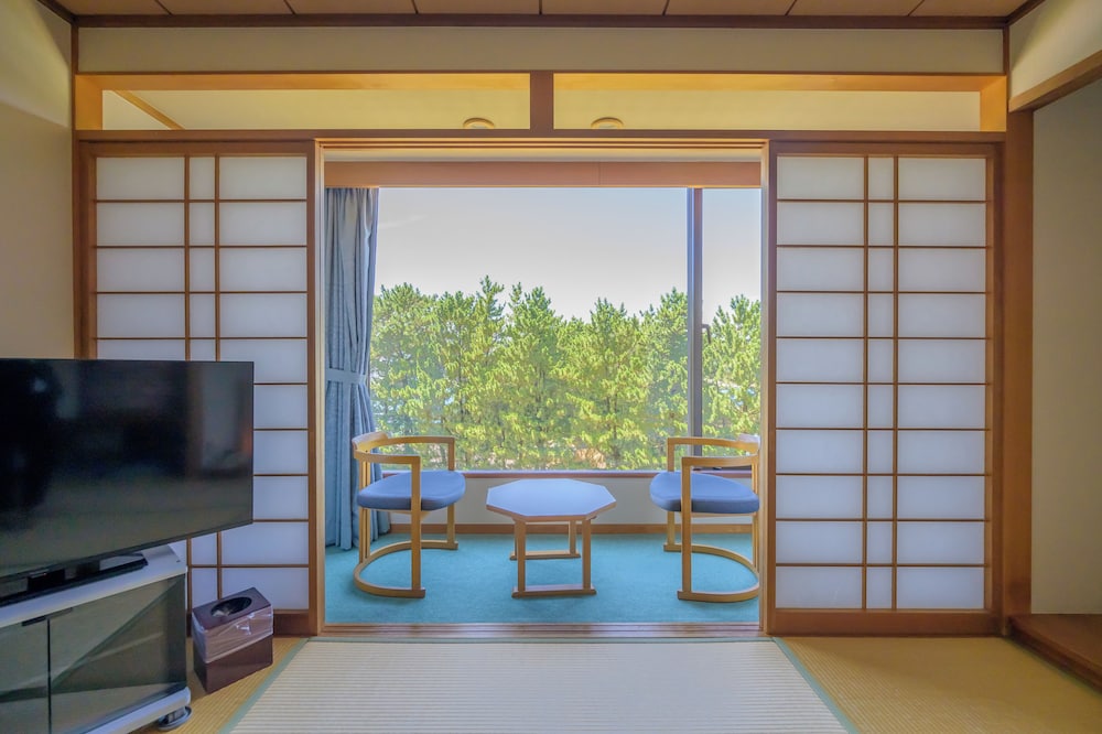 和室8畳 禁煙 客室1 | 真珠の郷の おもてなし 潮路亭