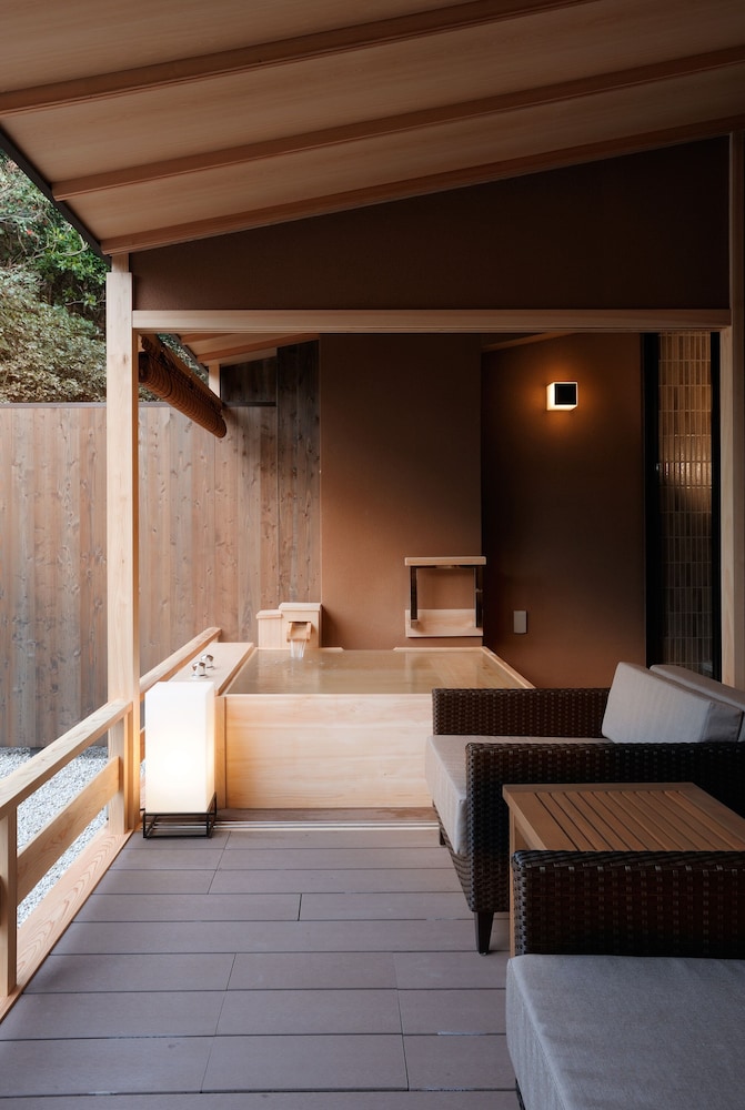 プレミアムスイート 禁煙 63㎡ ベッド2台(3名以上の場合エキストラベッドご利用可) バスルーム0 | 真珠の郷の おもてなし 潮路亭