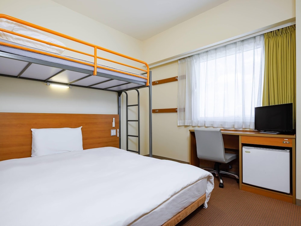 スタンダード ルーム クイーンベッド 1台 + ロフトベッド1台 禁煙 客室1 | コンフォートイン福島西インター