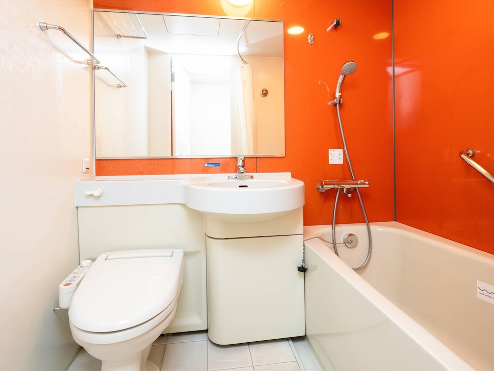 スタンダード ルーム ダブルベッド 1 台 禁煙 バスルーム0 | コンフォートイン倉敷水島