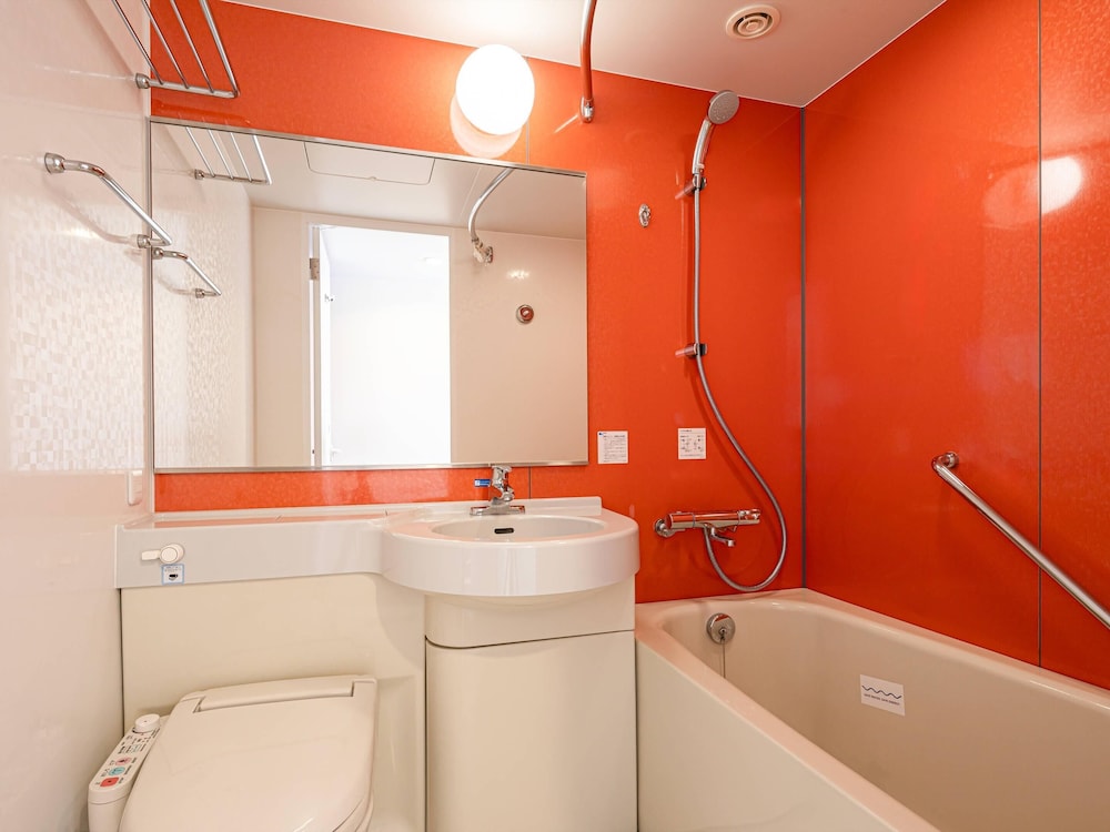 スタンダード ルーム クイーンベッド 1 台 禁煙 バスルーム1 | コンフォートイン新潟中央インター