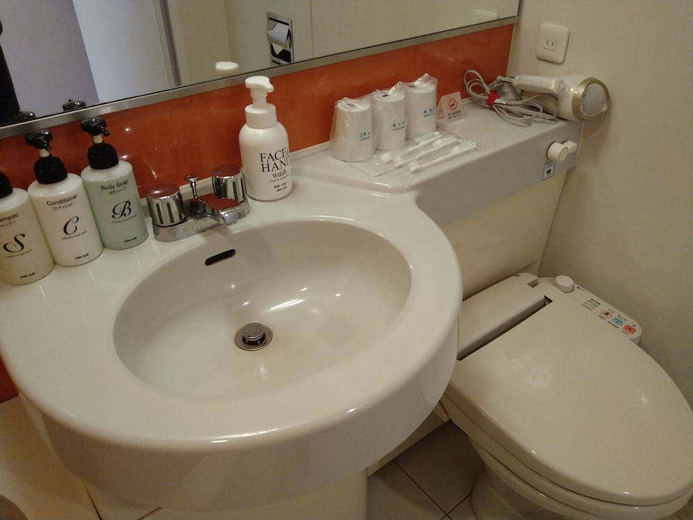 スタンダード ダブルルーム 喫煙可 シティビュー バスルーム1 | スマイル ホテル仙台泉インター