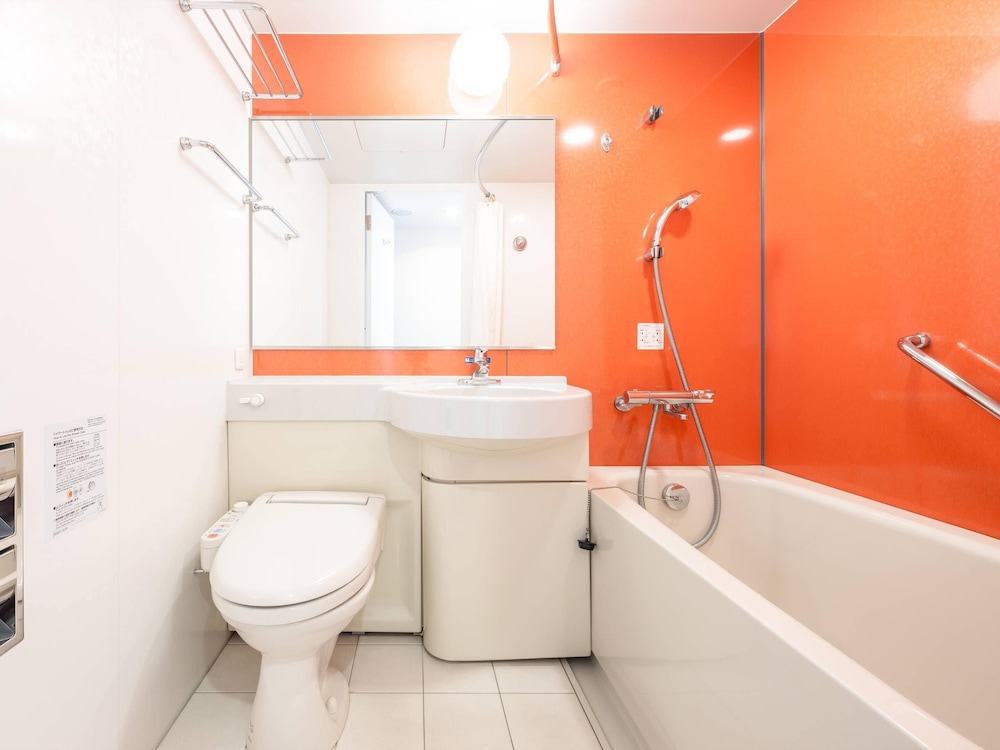 スタンダード ルーム ダブルベッド 1 台 禁煙 バスルーム0 | コンフォートイン福井