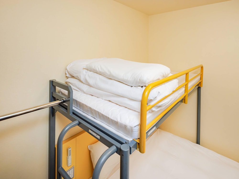 スタンダード ルーム ダブルベッド 1台 + ロフトベッド1台　禁煙 客室1 | コンフォートイン塩尻北インター