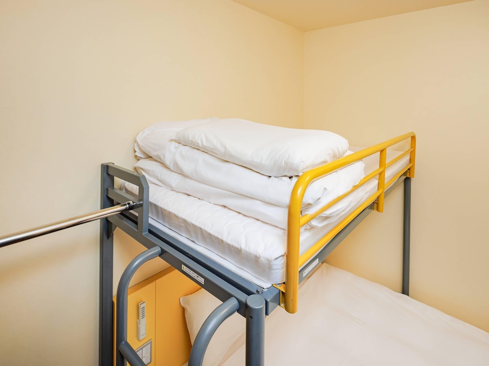 スタンダード ルーム ダブルベッド 1台 + ロフトベッド1台　禁煙 客室2 | コンフォートイン塩尻北インター