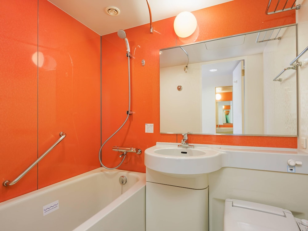 スタンダード ルーム ダブルベッド 1 台 禁煙 バスルーム0 | コンフォートイン塩尻北インター