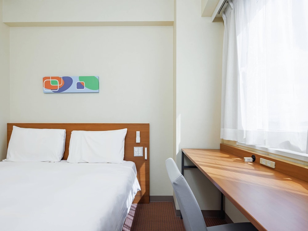 スタンダード ルーム ダブルベッド 1 台 禁煙 客室1 | コンフォートイン千葉浜野 R16