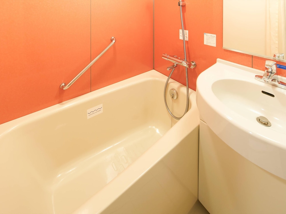 スタンダード ルーム ダブルベッド 1台 + ロフトベッド1台　禁煙 バスルーム0 | コンフォートイン一関インター