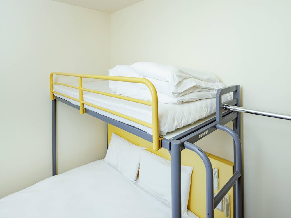 スタンダード ルーム ダブルベッド 1台 + ロフトベッド1台　禁煙 客室1 | コンフォートイン諏訪インター