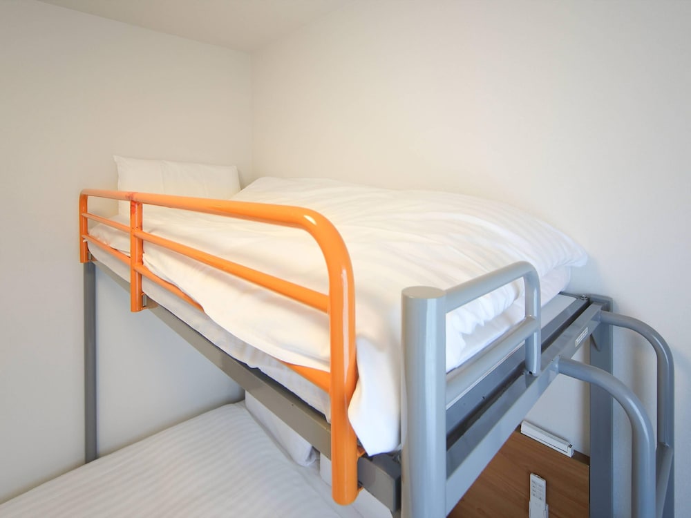 スタンダード ルーム ダブルベッド 1台 + ロフトベッド1台 禁煙 客室2 | コンフォートイン宗像