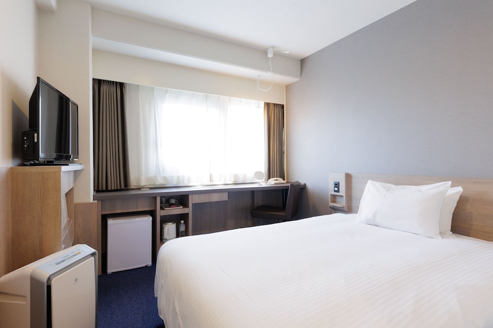 セミダブルルーム 禁煙(新大阪駅から無料のシャトルバスが運行しています) | 大阪ガーデンパレス