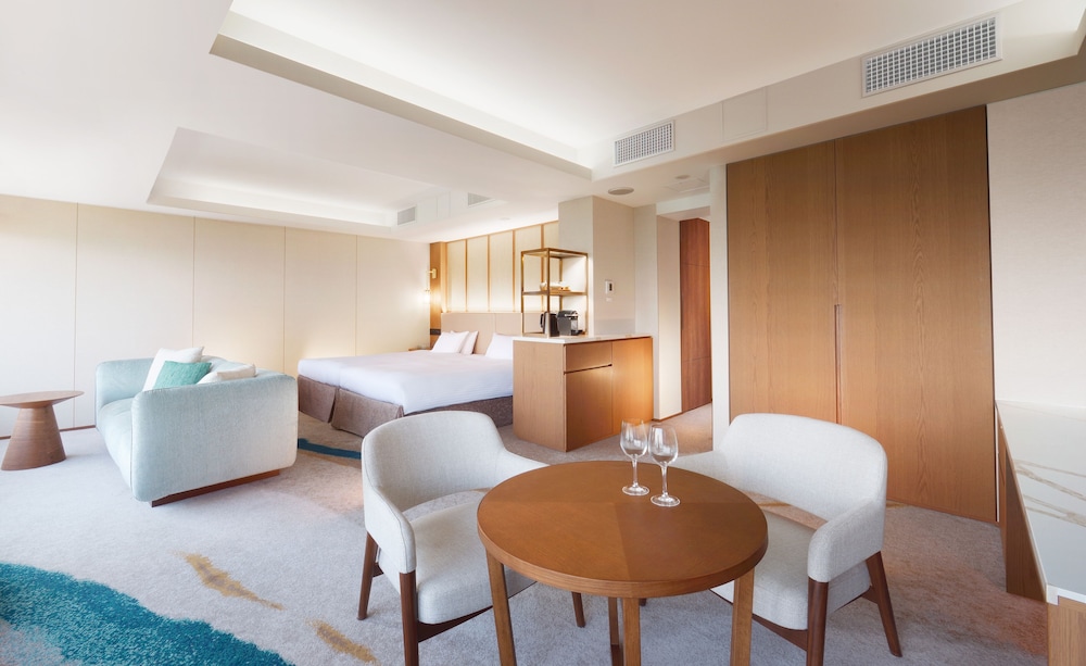 オーシャンビュースイート・クラブ 禁煙 [クラブラウンジアクセス付き] 客室1 | 鳥羽国際ホテル