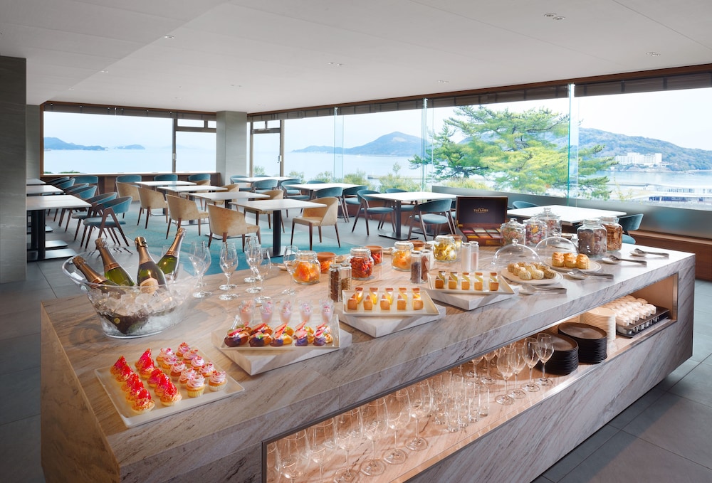 オーシャンビュースイート・クラブ 禁煙 [クラブラウンジアクセス付き] エグゼクティブ ラウンジ0 | 鳥羽国際ホテル