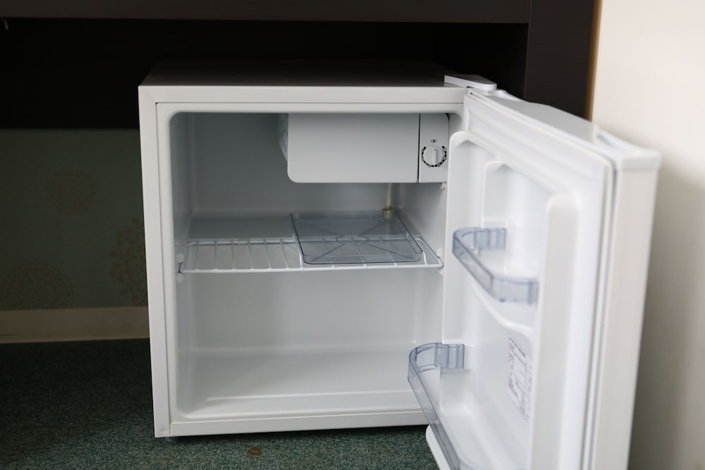 スタンダードシングルーム 14sqm /ベッド幅120cm 喫煙可 小型冷蔵庫0 | ホテルウィングインターナショナル姫路