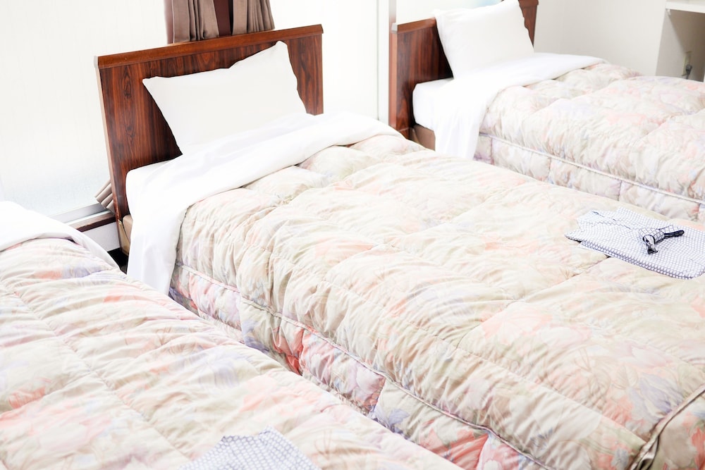 洋室トリプルルーム バストイレ付き・禁煙 | 広島ピースホテル - ホステル