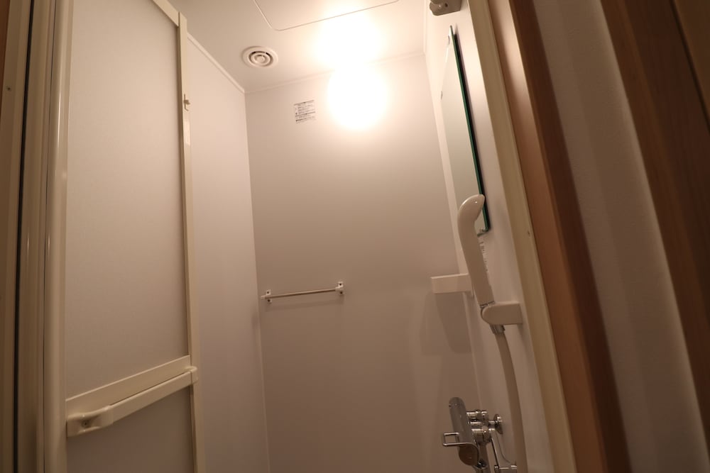 ツインルーム シングルベッド 2 台 禁煙 バスルーム0 | 広島ピースホテル - ホステル