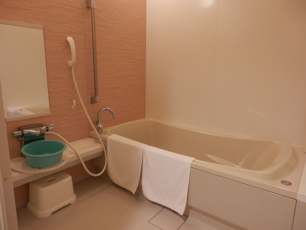 和室12畳・バストイレ付き　禁煙 バスルーム0 | 広島ピースホテル - ホステル