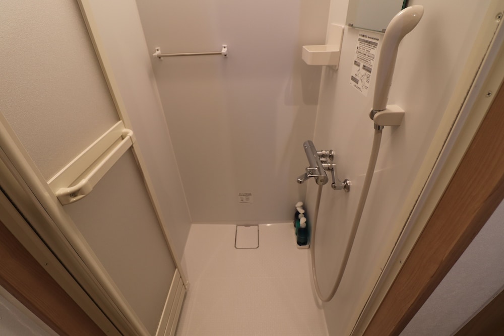 ツインルーム シングルベッド 2 台 禁煙 バスルーム1 | 広島ピースホテル - ホステル