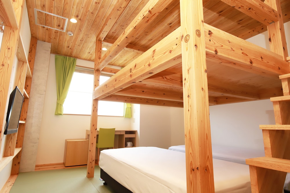 ベーシック 4 人部屋 ベッド (複数台) 禁煙 冷蔵庫 | 広島ピースホテル - ホステル