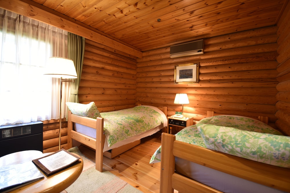 【大型コテージの 1 部】ツインルーム・禁煙<1 部屋 ベッド 2 台> | ホテル ニドム